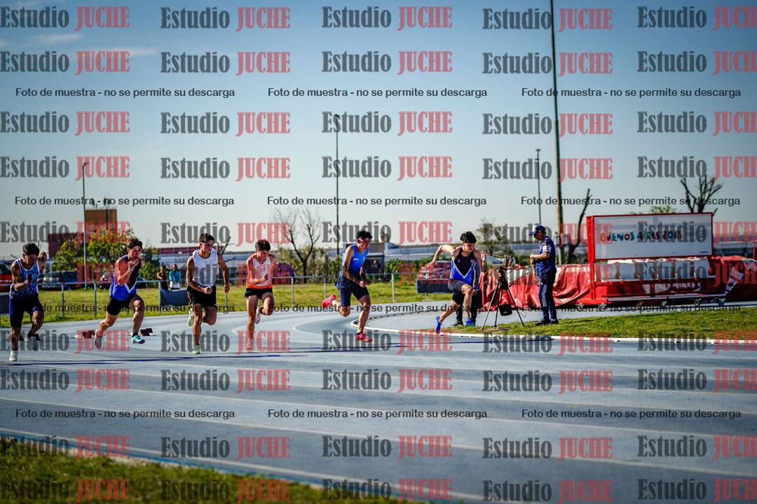 Fotos de los 100 m llanos de varones - FINAL