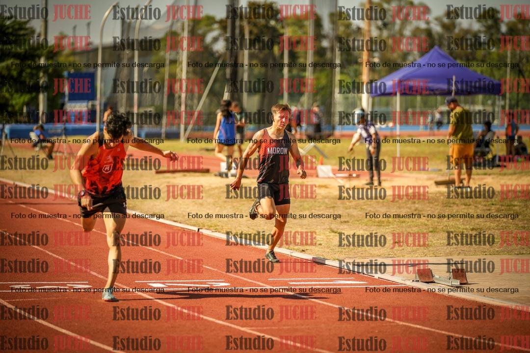 Fotos de los 400 m llanos de varones