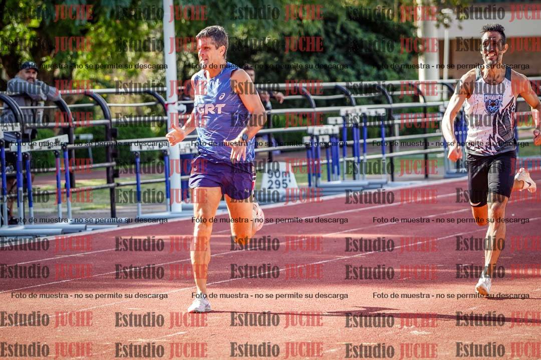 Fotos de los 400 m llanos de varones