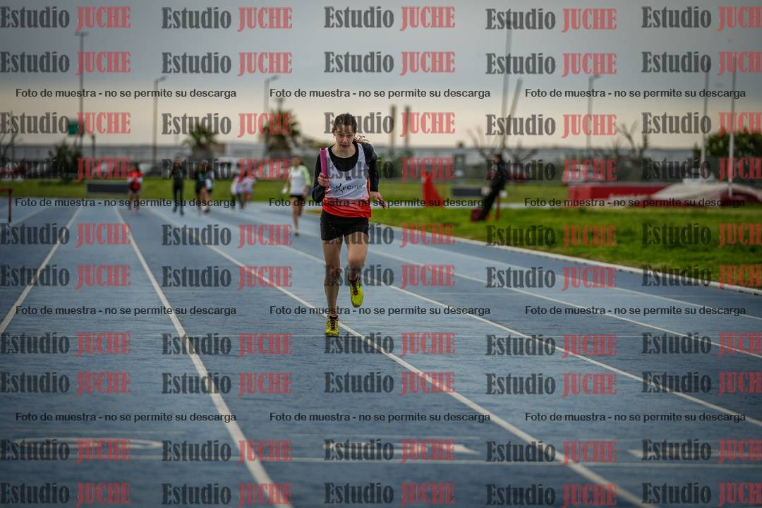 Fotos de las postas 5x80 m de mujeres - U14 - FINAL
