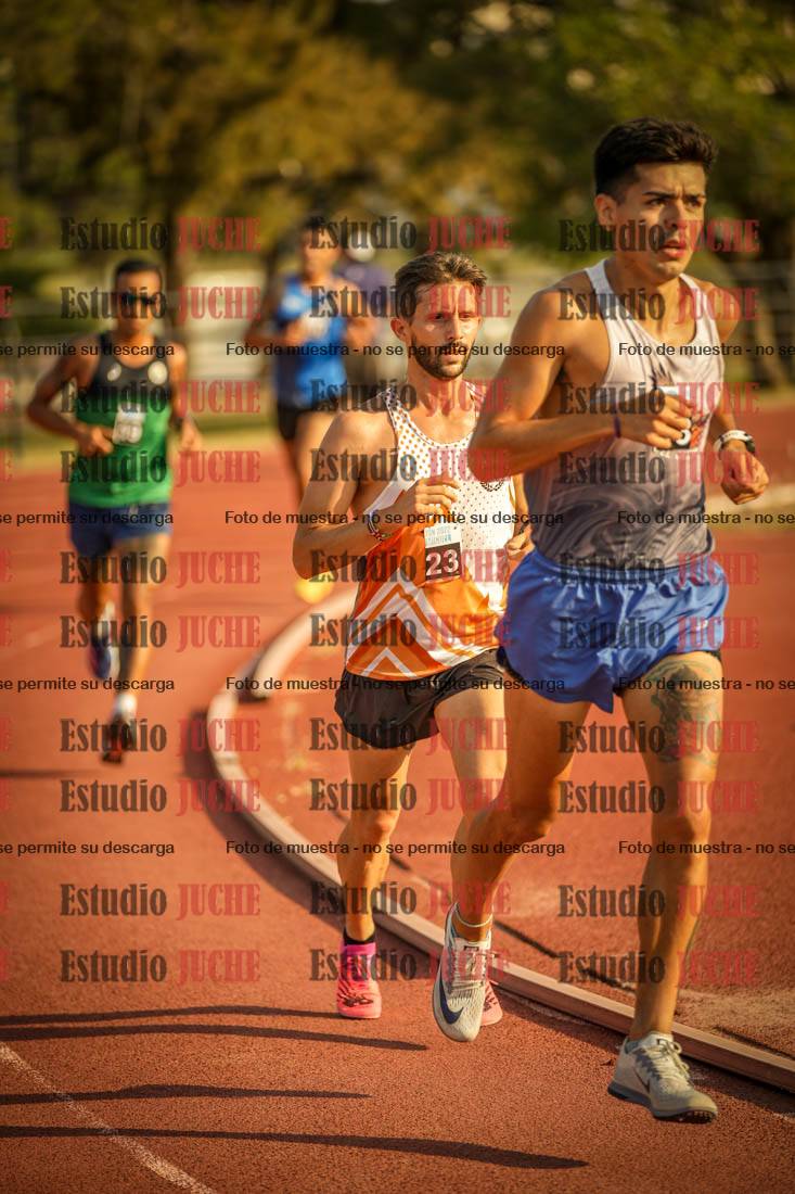 Fotos de los 5000 m llanos de mujeres y varones