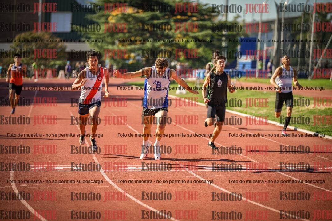 Fotos de los 400 m llanos de varones