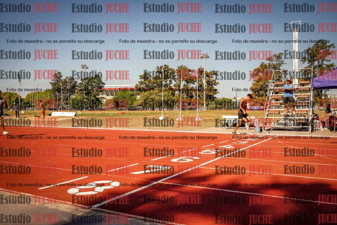 Fotos de los 400 m llanos de varones