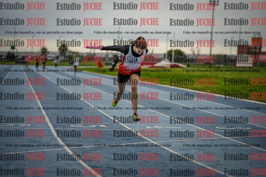 Fotos de las postas 5x80 m de mujeres - U14 - FINAL