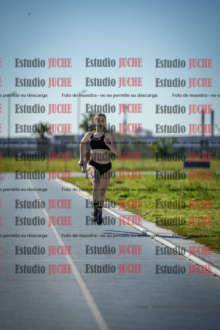 Fotos de las Postas 4x400 m de mujeres y varones