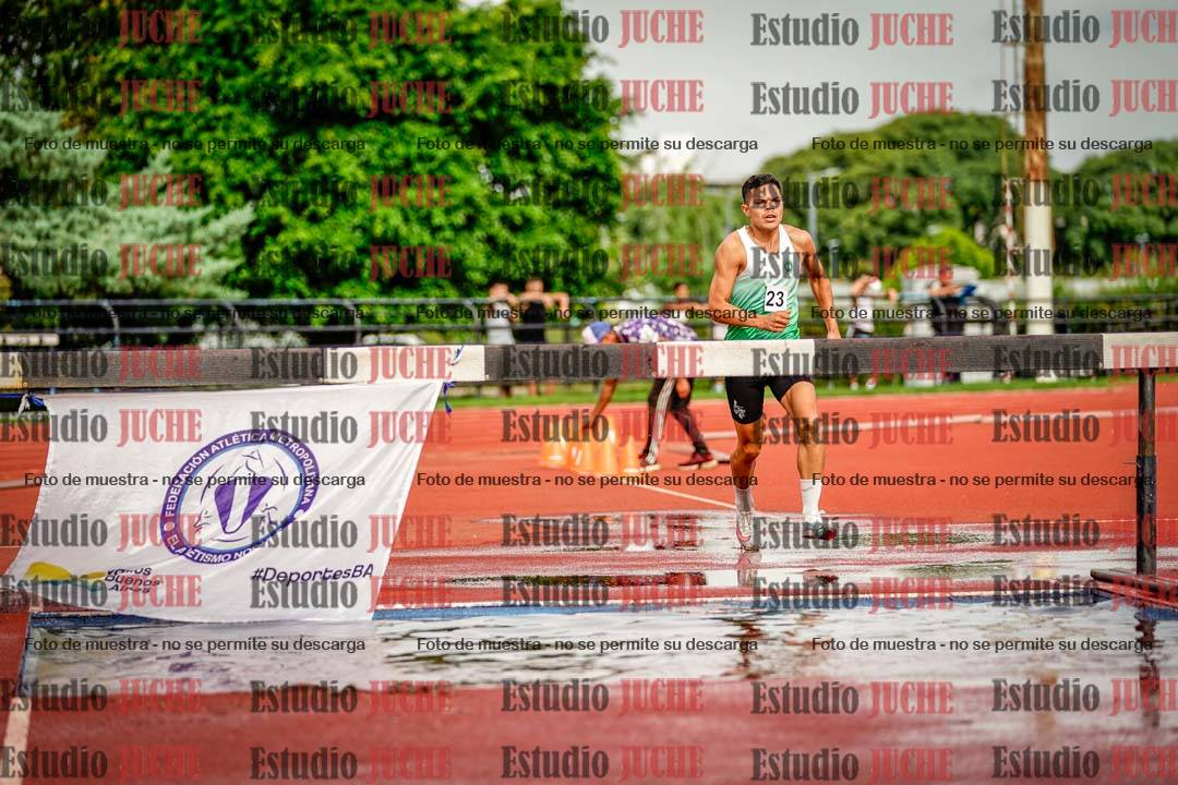 Fotos de los 3000 m con obstáculos de varones
