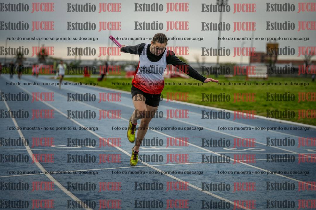 Fotos de las postas 5x80 m de mujeres - U14 - FINAL