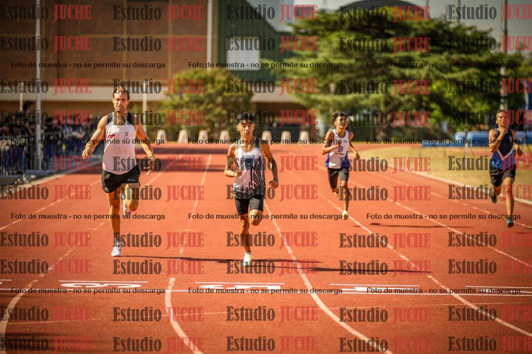 Fotos de los 400 m llanos de varones