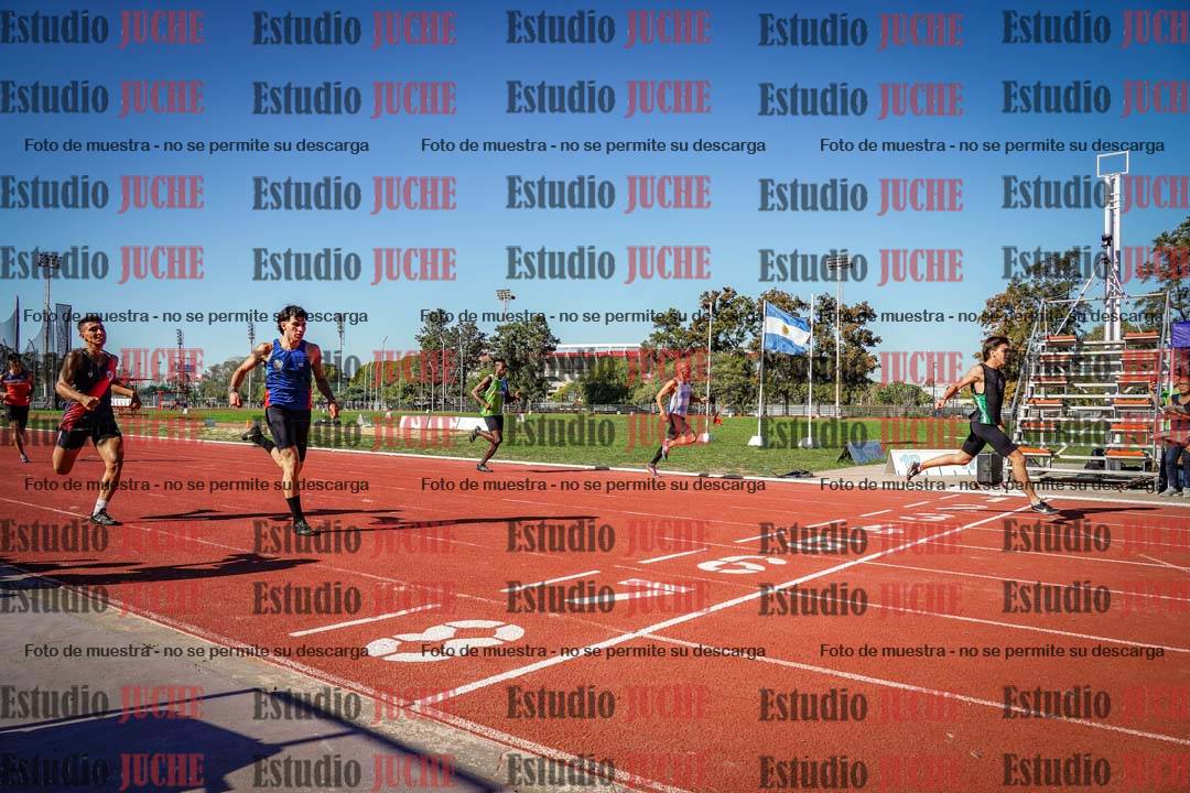 Fotos de los 400 m llanos de varones