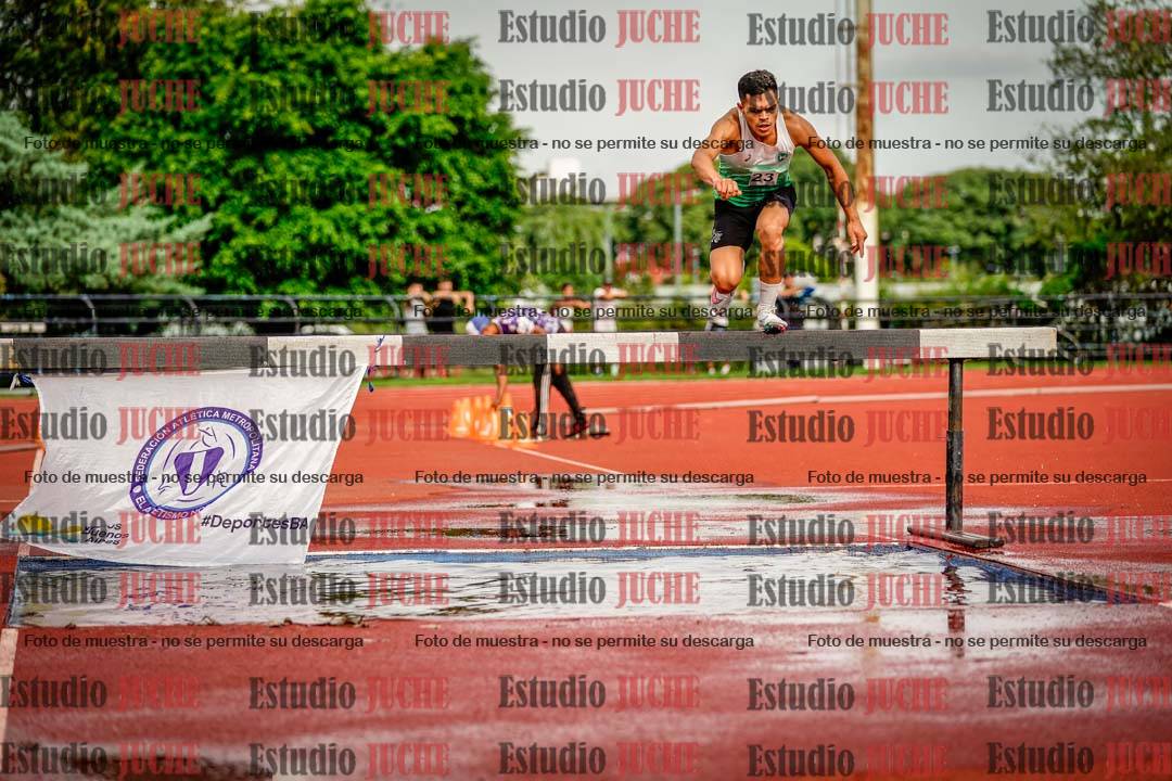 Fotos de los 3000 m con obstáculos de varones