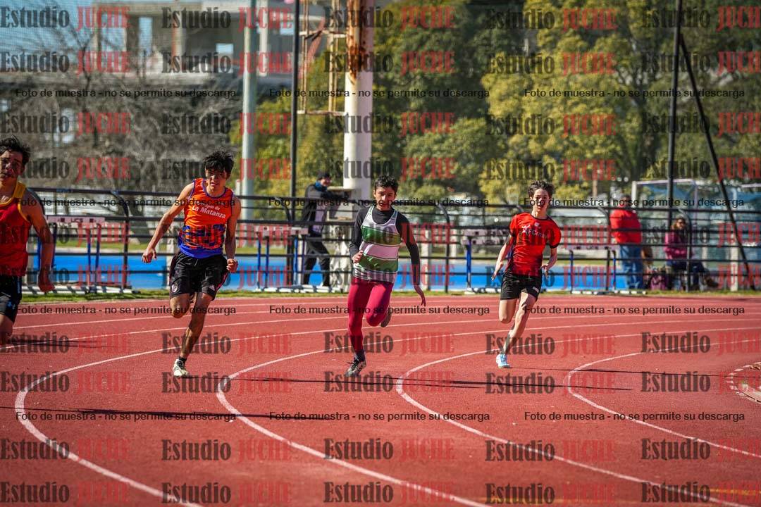 Fotos de los 200 m llanos de varones