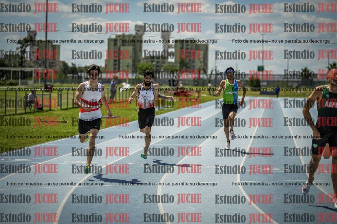 Fotos de los 400 m llanos de varones