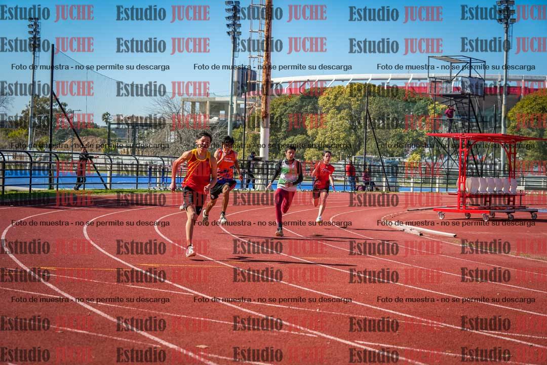 Fotos de los 200 m llanos de varones