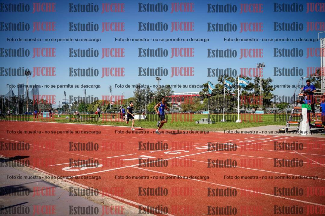 Fotos de los 400 m llanos de varones