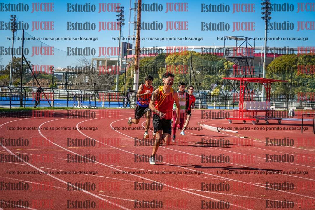 Fotos de los 200 m llanos de varones