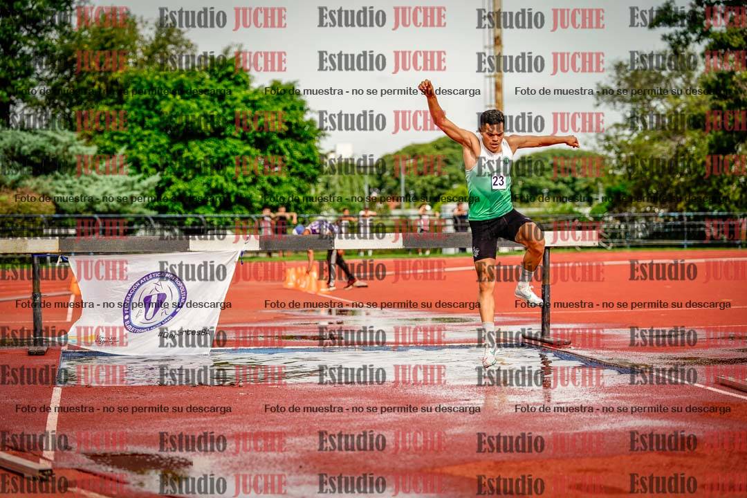 Fotos de los 3000 m con obstáculos de varones