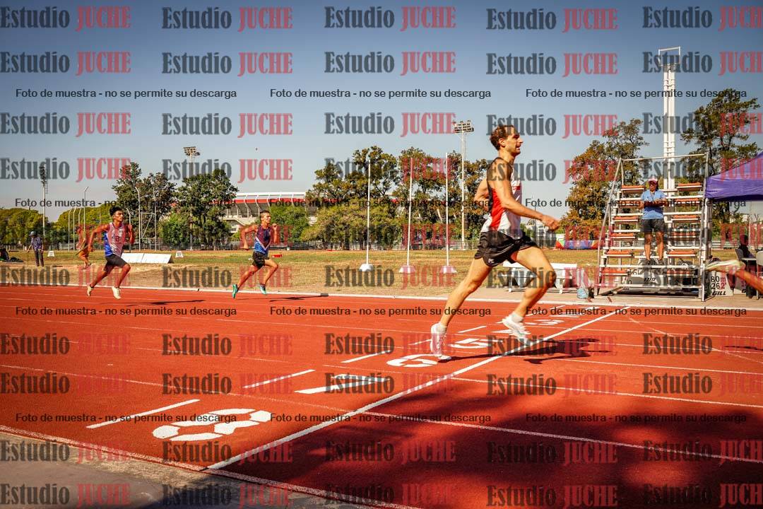 Fotos de los 400 m llanos de varones
