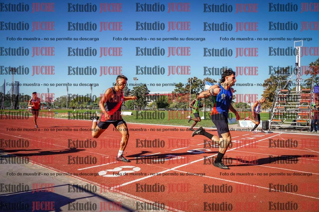 Fotos de los 400 m llanos de varones