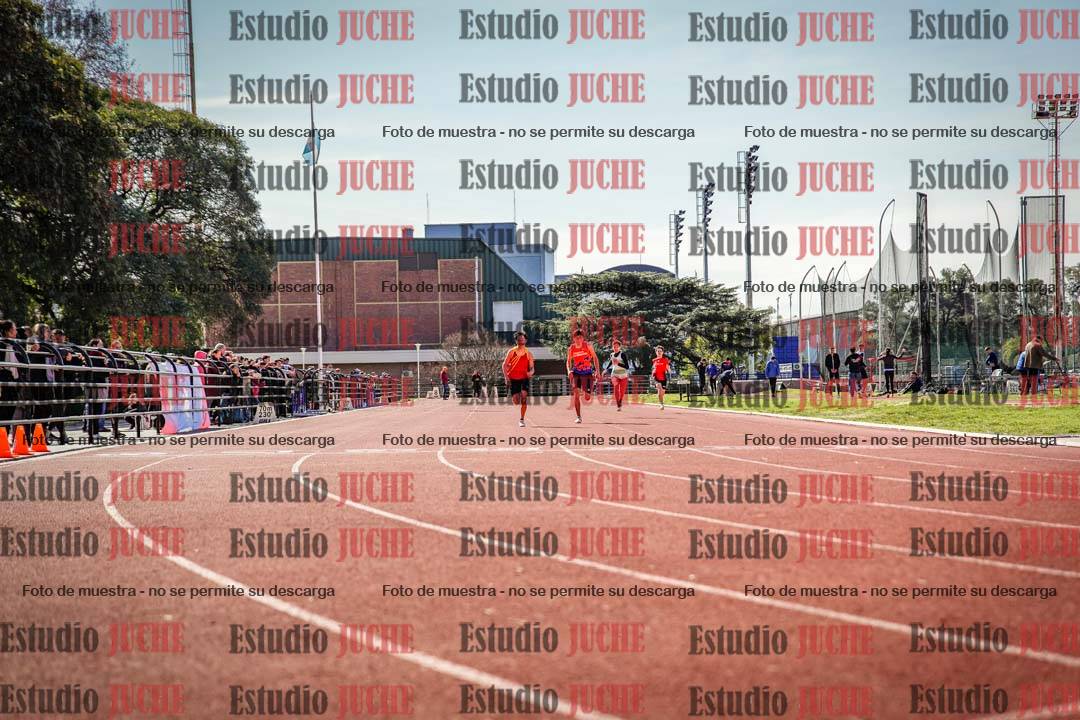 Fotos de los 200 m llanos de varones