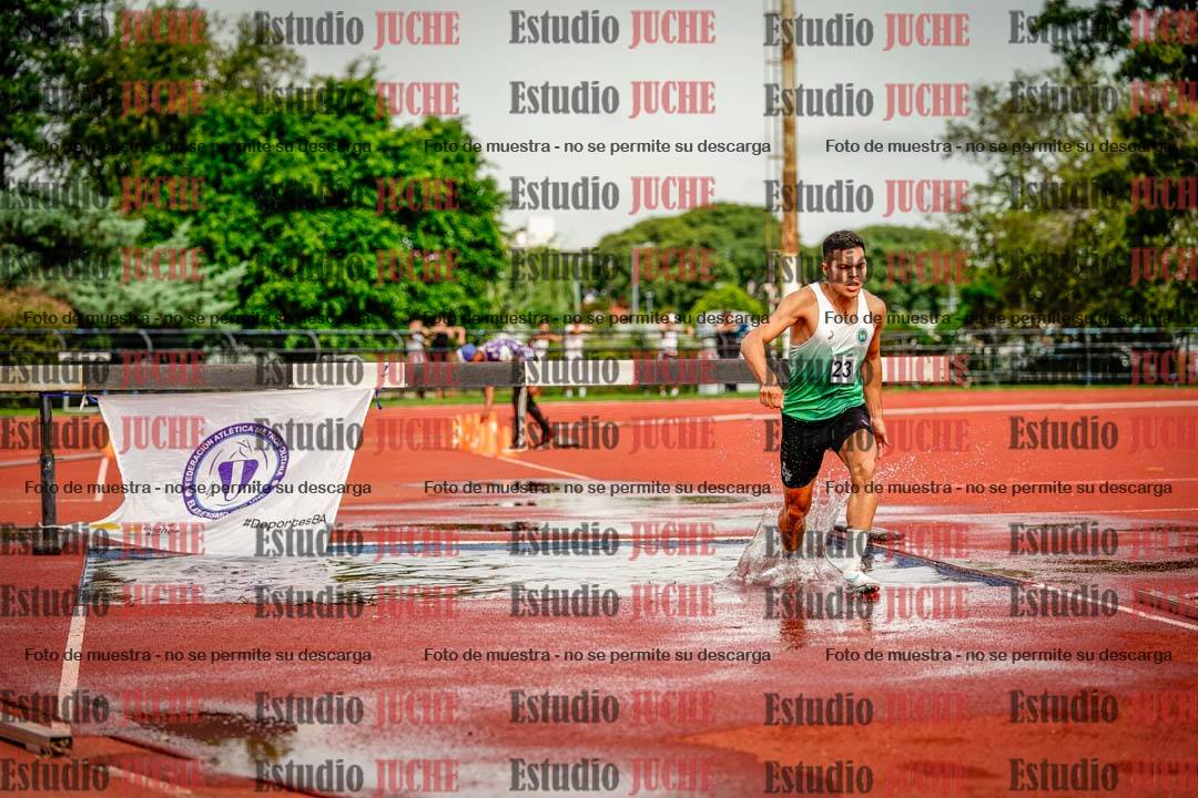 Fotos de los 3000 m con obstáculos de varones