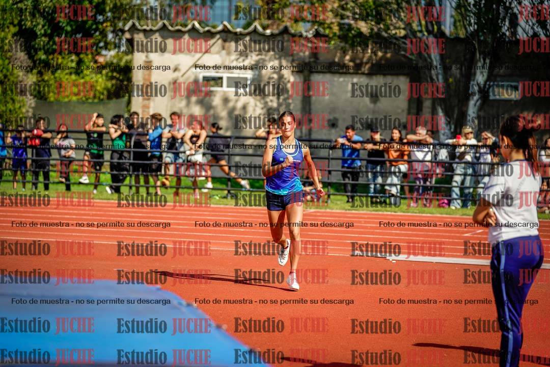 Fotos del salto en alto de mujeres