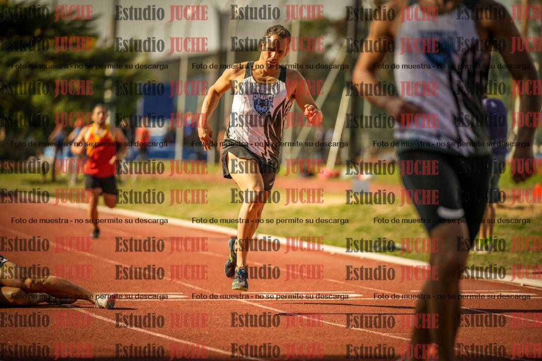 Fotos de los 400 m llanos de varones