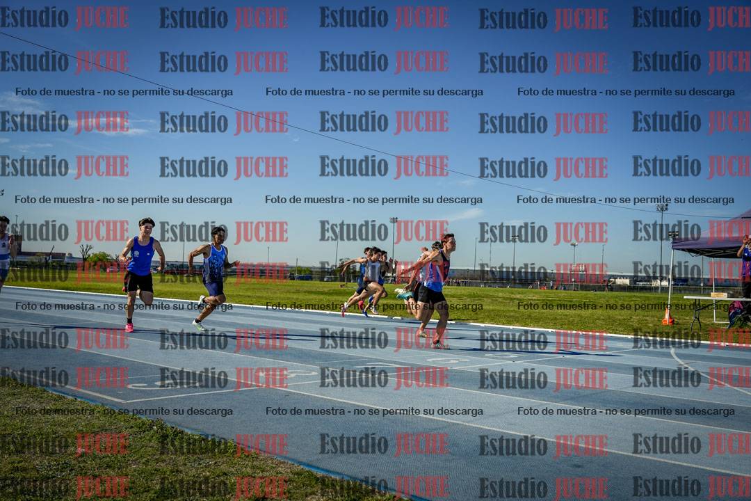 Fotos de los 100 m llanos de varones - FINAL