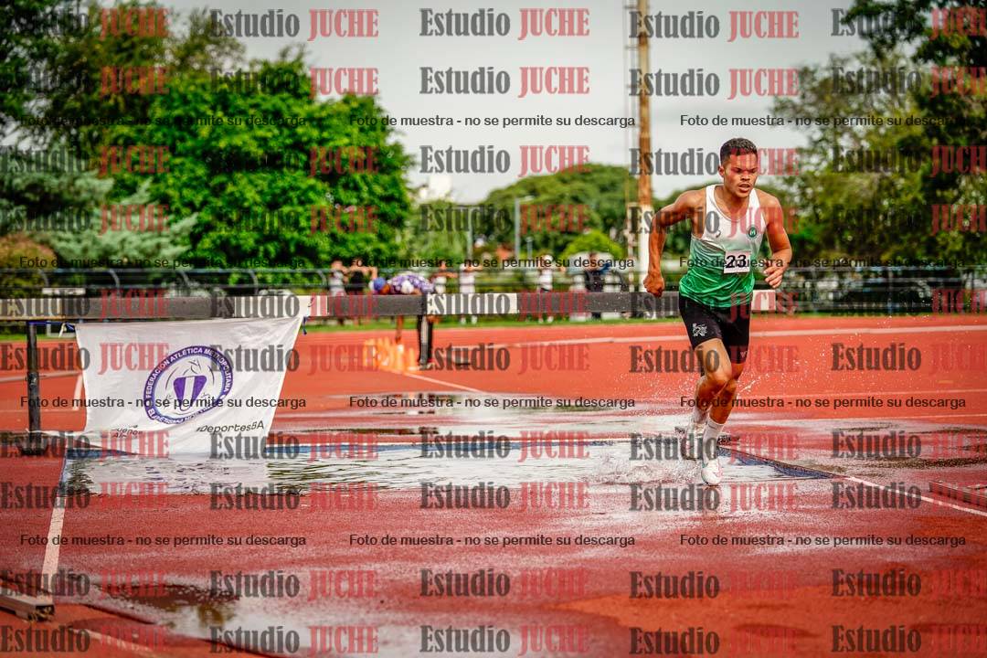 Fotos de los 3000 m con obstáculos de varones