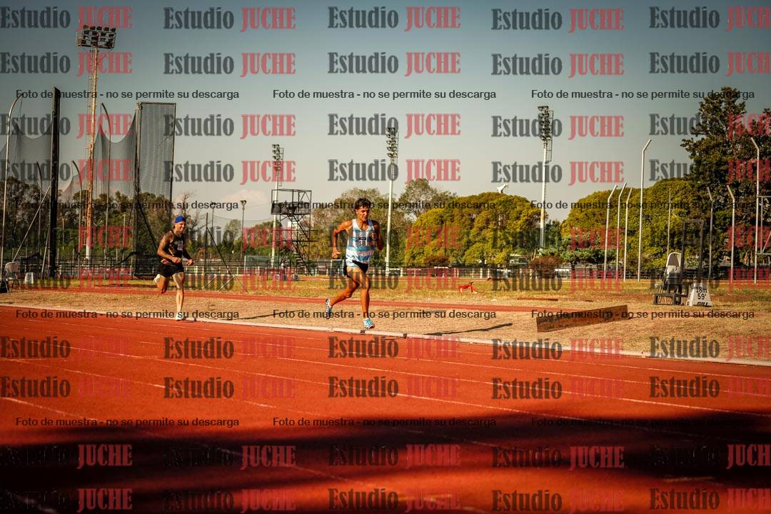 Fotos de los 800 m llanos de varones