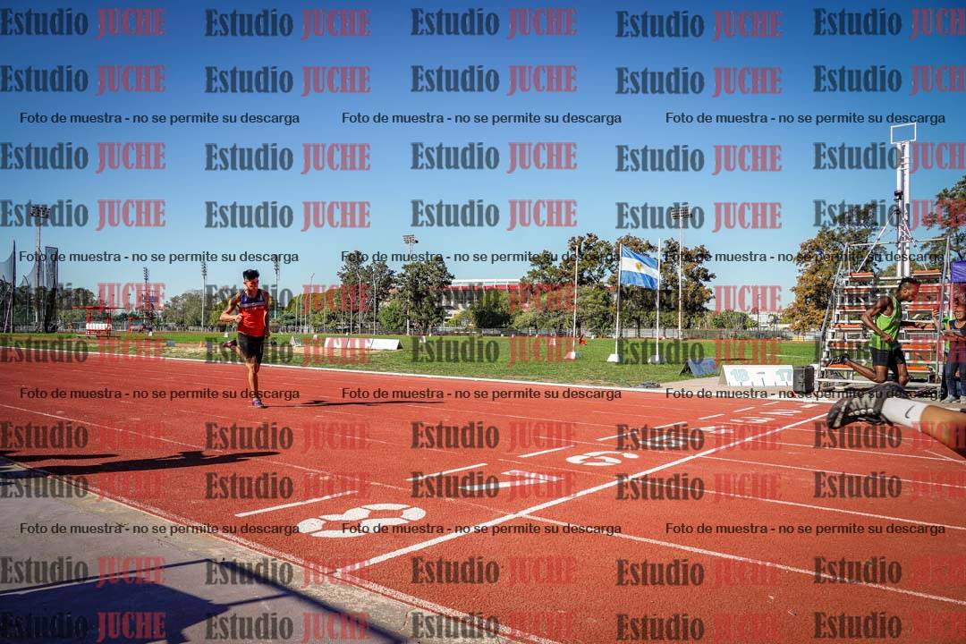 Fotos de los 400 m llanos de varones