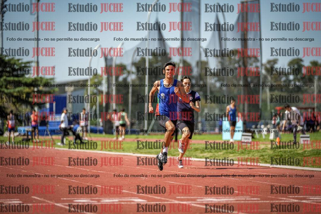 Fotos de los 400 m llanos de varones