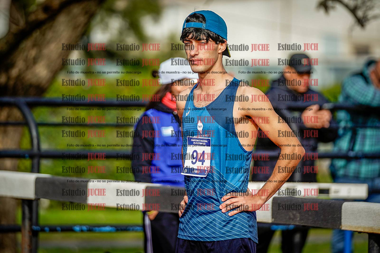 Fotos de los 3000 m con obstáculos de varones