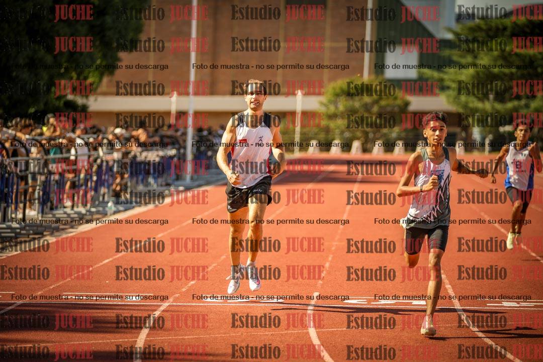 Fotos de los 400 m llanos de varones