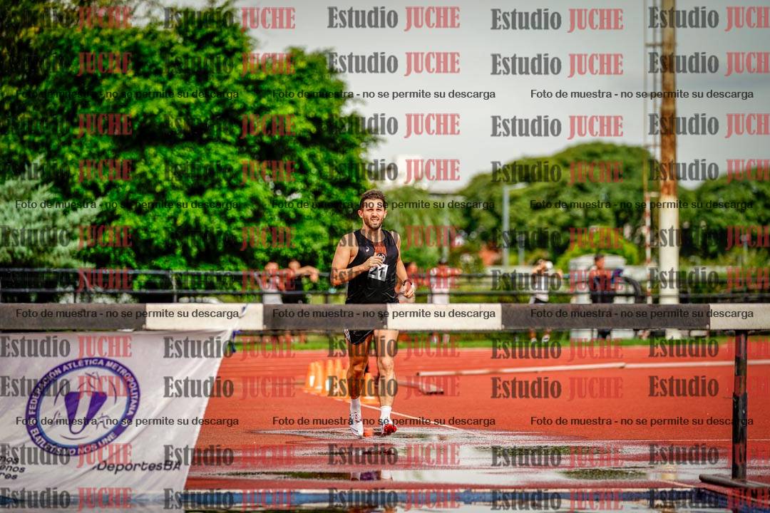 Fotos de los 3000 m con obstáculos de varones