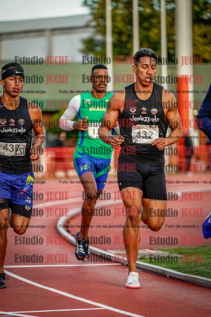 Fotos de los 1500 m llanos de varones - deca 10