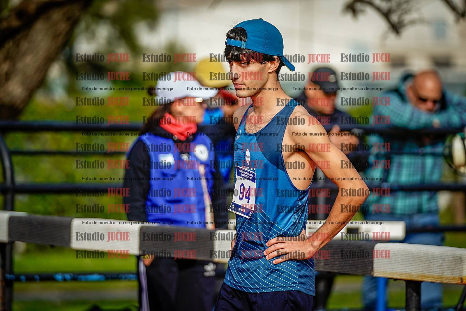 Fotos de los 3000 m con obstáculos de varones