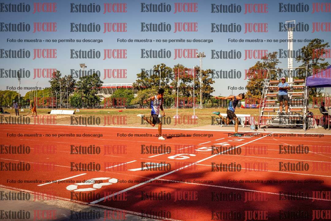 Fotos de los 400 m llanos de varones