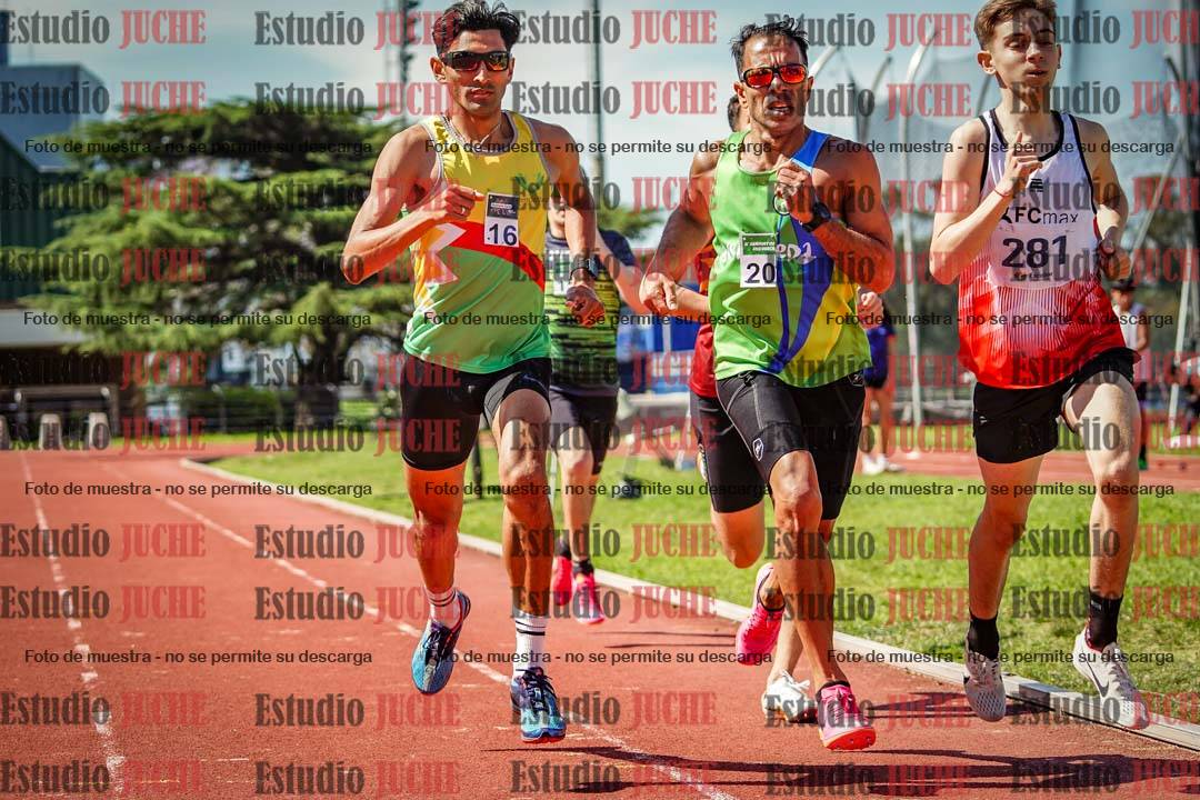 Fotos de los 800 m llanos de varones