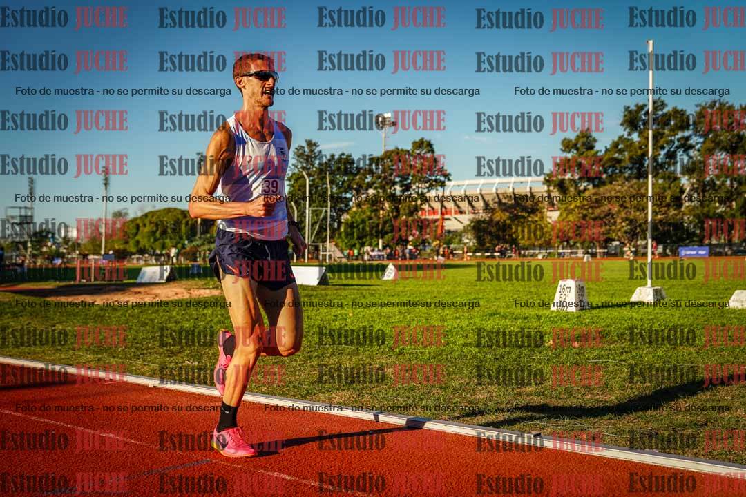 Fotos de los 3000 m llanos de varones