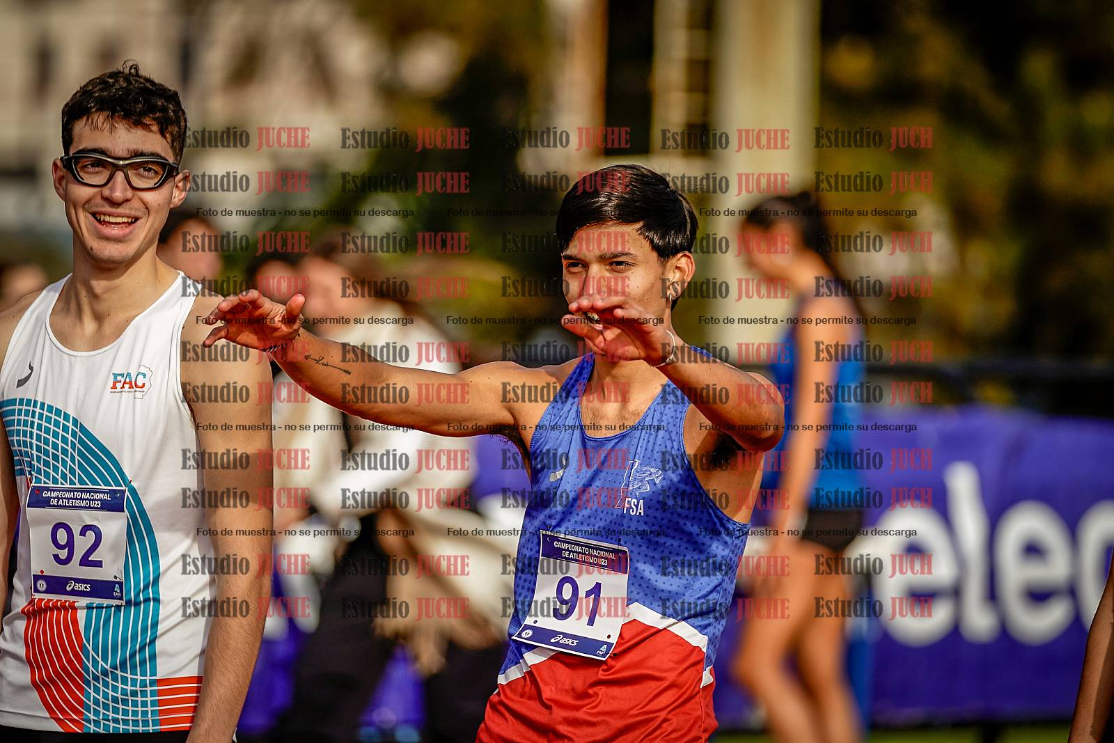 Fotos de los 3000 m con obstáculos de varones