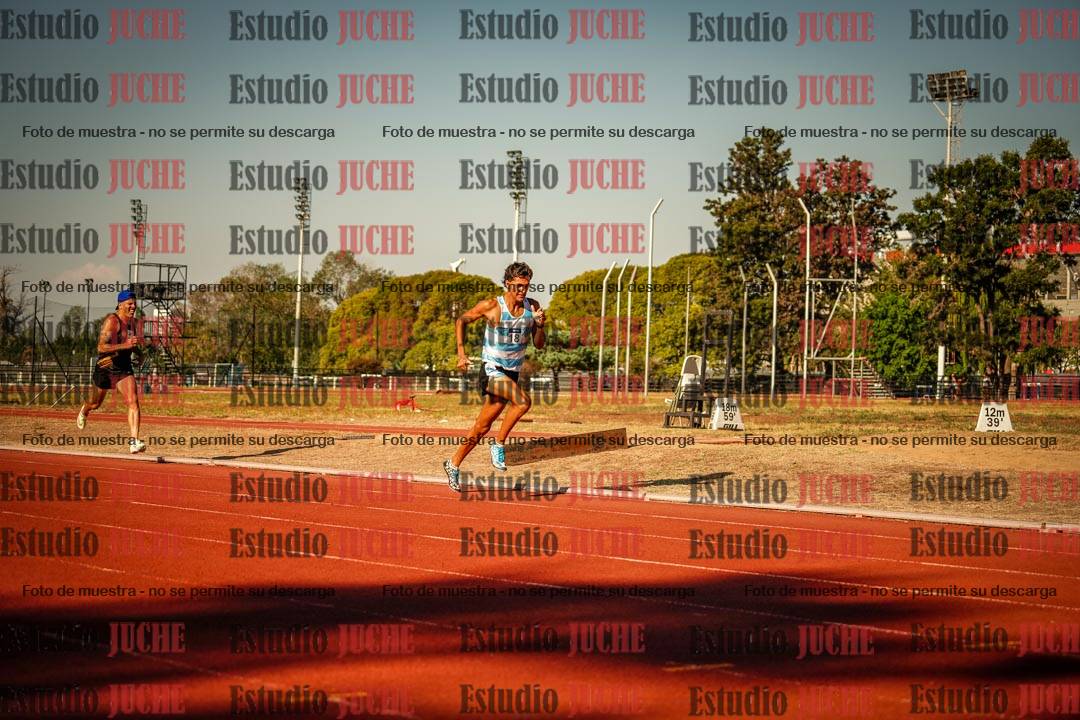 Fotos de los 800 m llanos de varones
