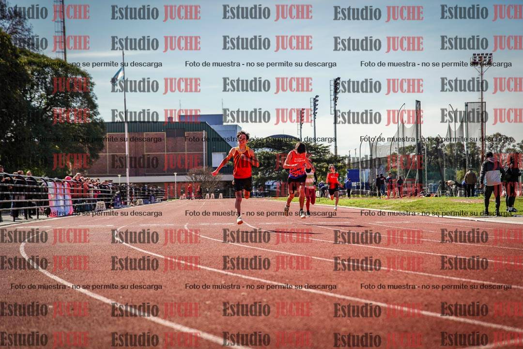 Fotos de los 200 m llanos de varones
