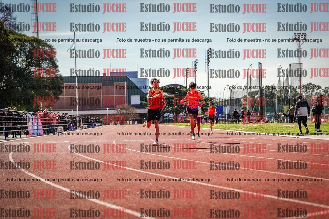 Fotos de los 200 m llanos de varones