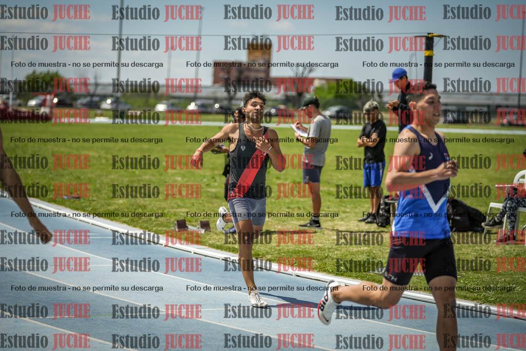 Fotos de los 400 m llanos de varones