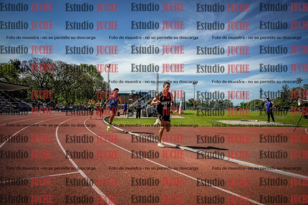 Fotos de los 800 m llanos de varones