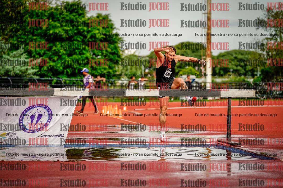 Fotos de los 3000 m con obstáculos de varones