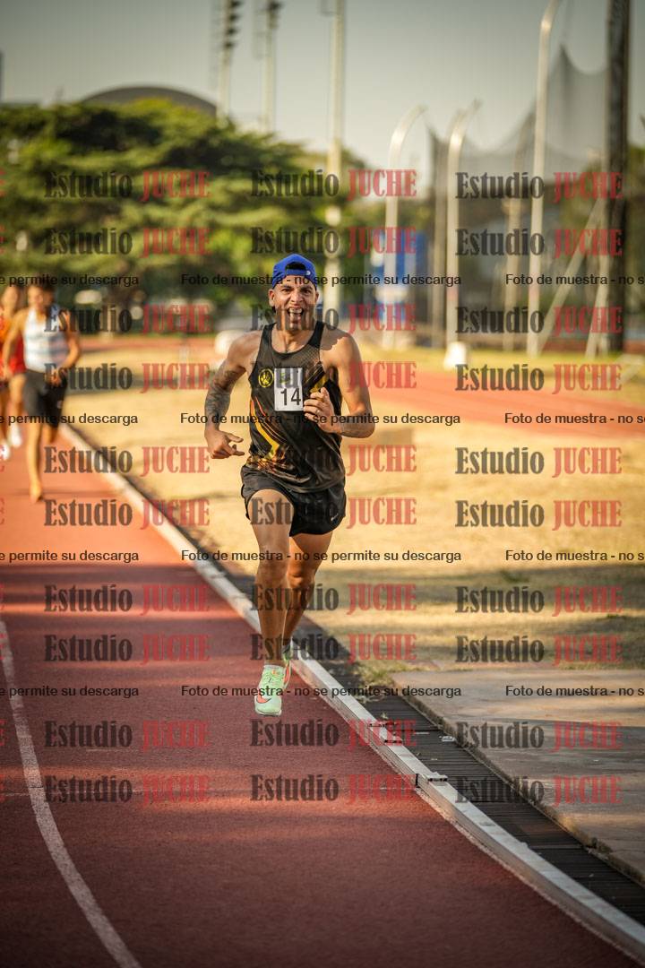 Fotos de los 800 m llanos de varones