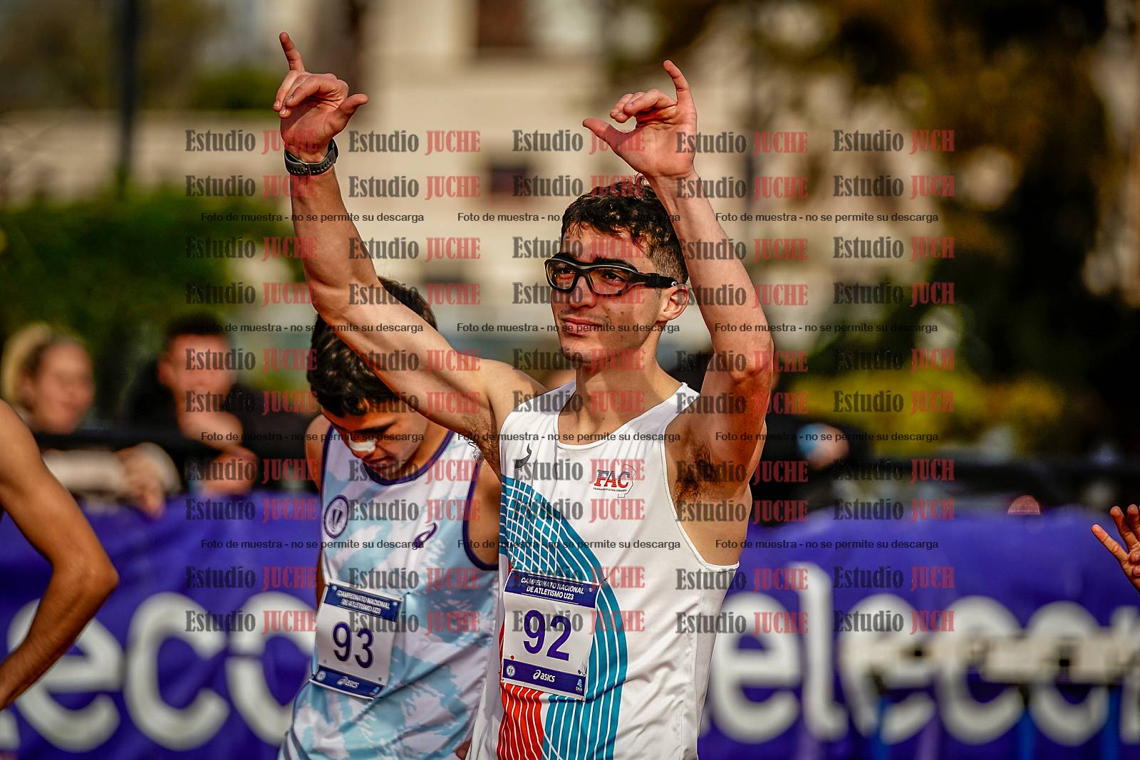 Fotos de los 3000 m con obstáculos de varones