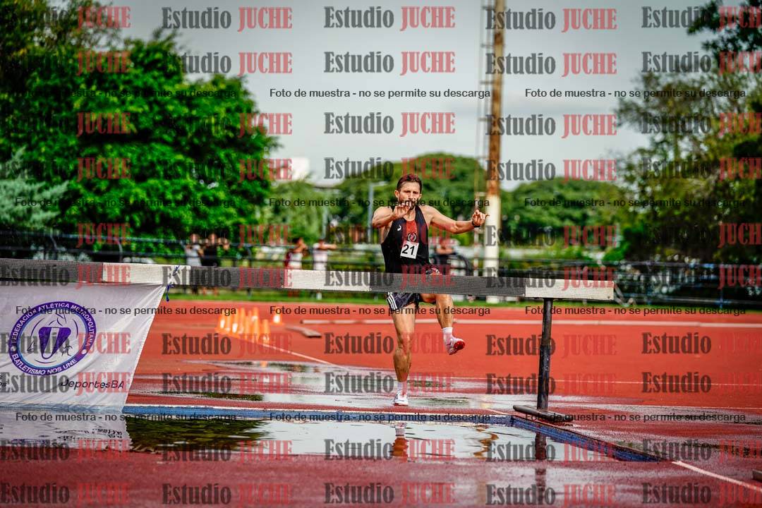 Fotos de los 3000 m con obstáculos de varones