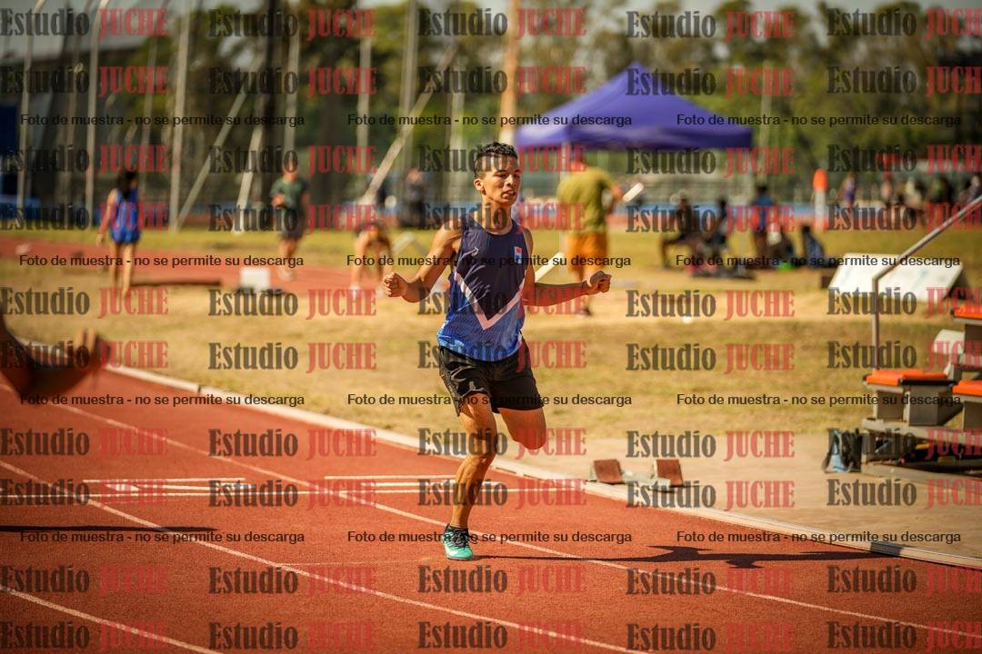 Fotos de los 400 m llanos de varones